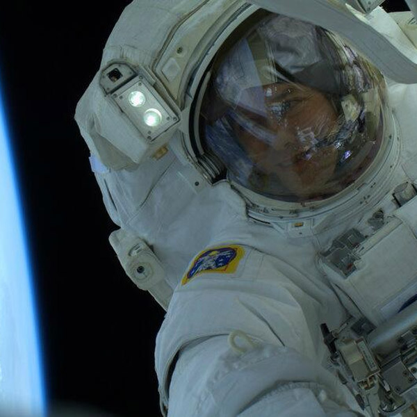 космос, МКС, Том Машберн, выход в открытый космос, Великолепные снимки с космической станции Emergency EVA